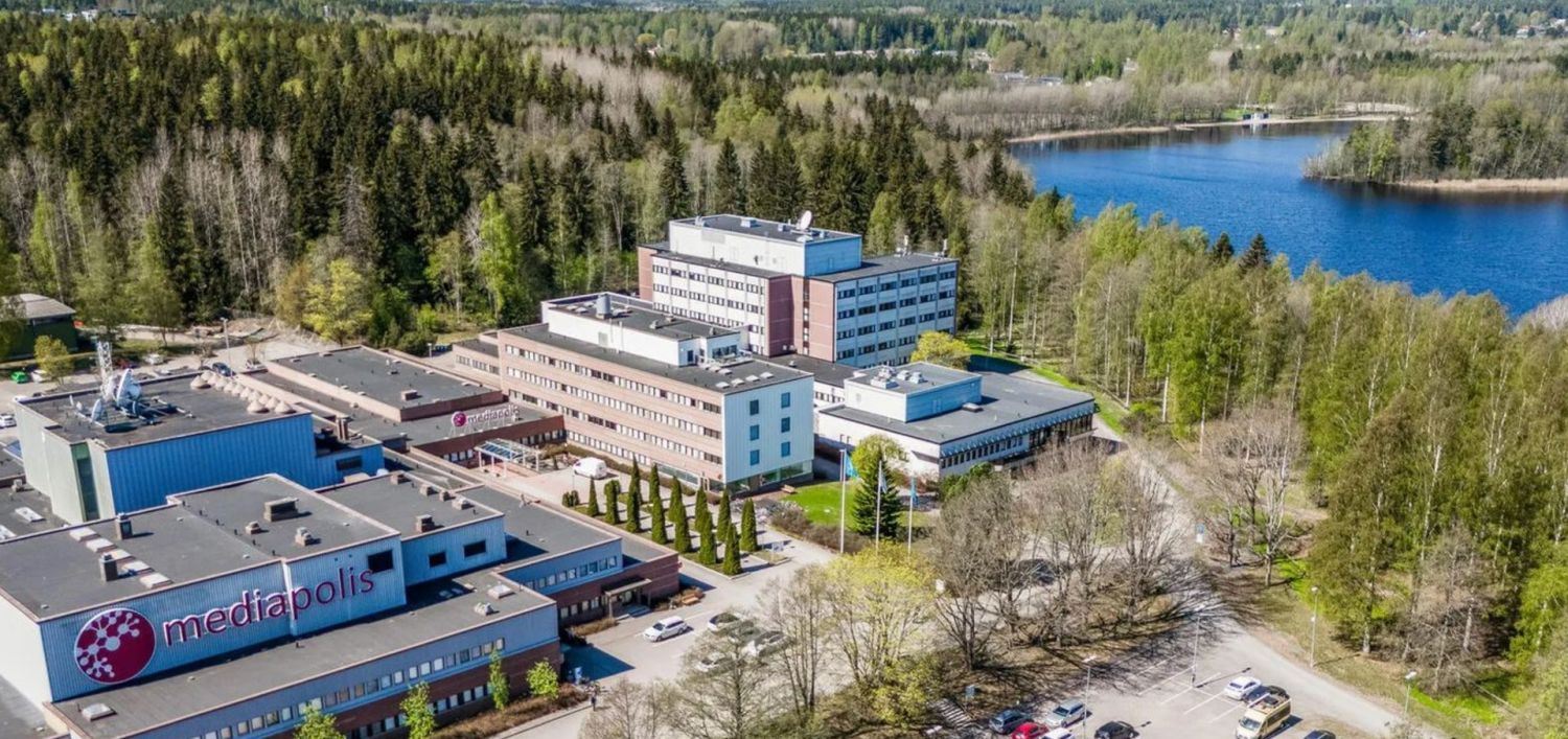 Vuokrataan 4. kerroksen 50 m2 toimistotila, jossa omat wc-tilat. 
Tila sijaitsee Business Zone alueella, jossa asiakkaal...