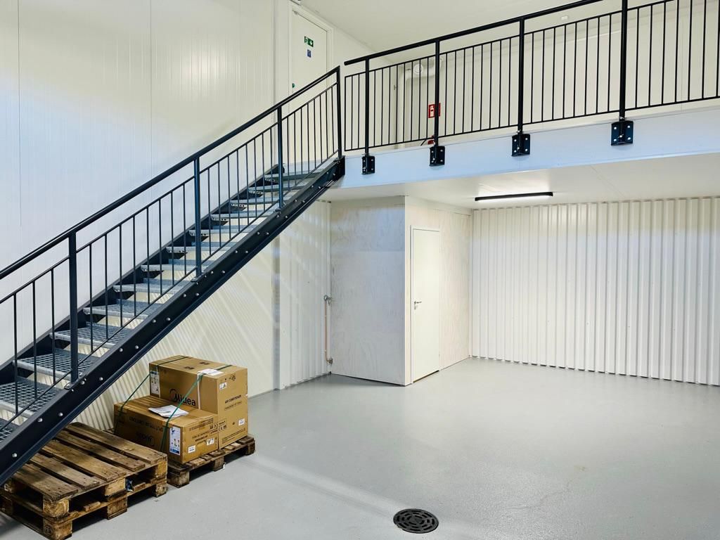 Vuokrattavana KOY Leväsen Talliosakkeelta valmiiksi hyvin varusteltu tila 20. Heti vapaa ja käyttövalmis. 