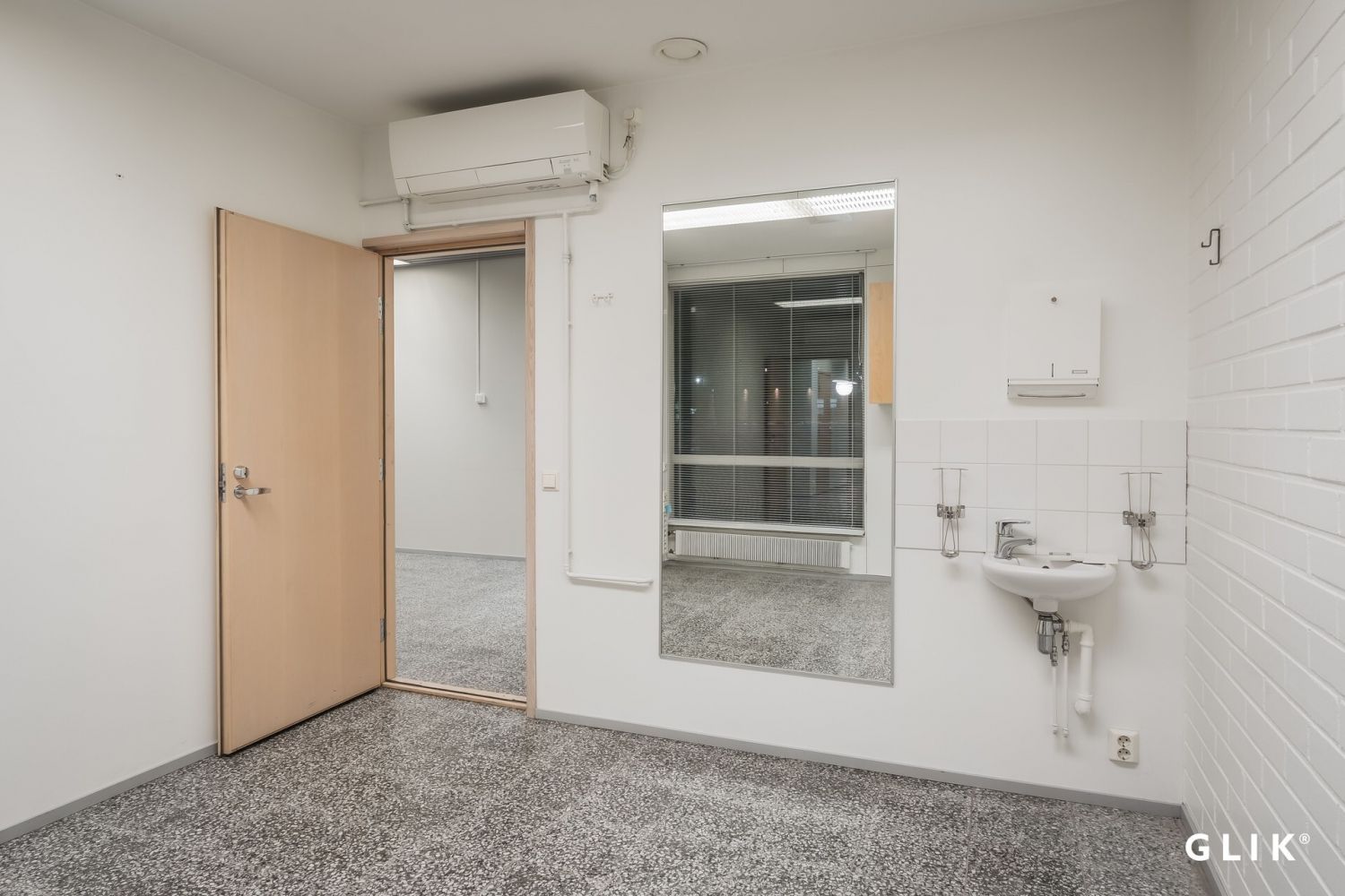 Yläkerran hoitohuoneista