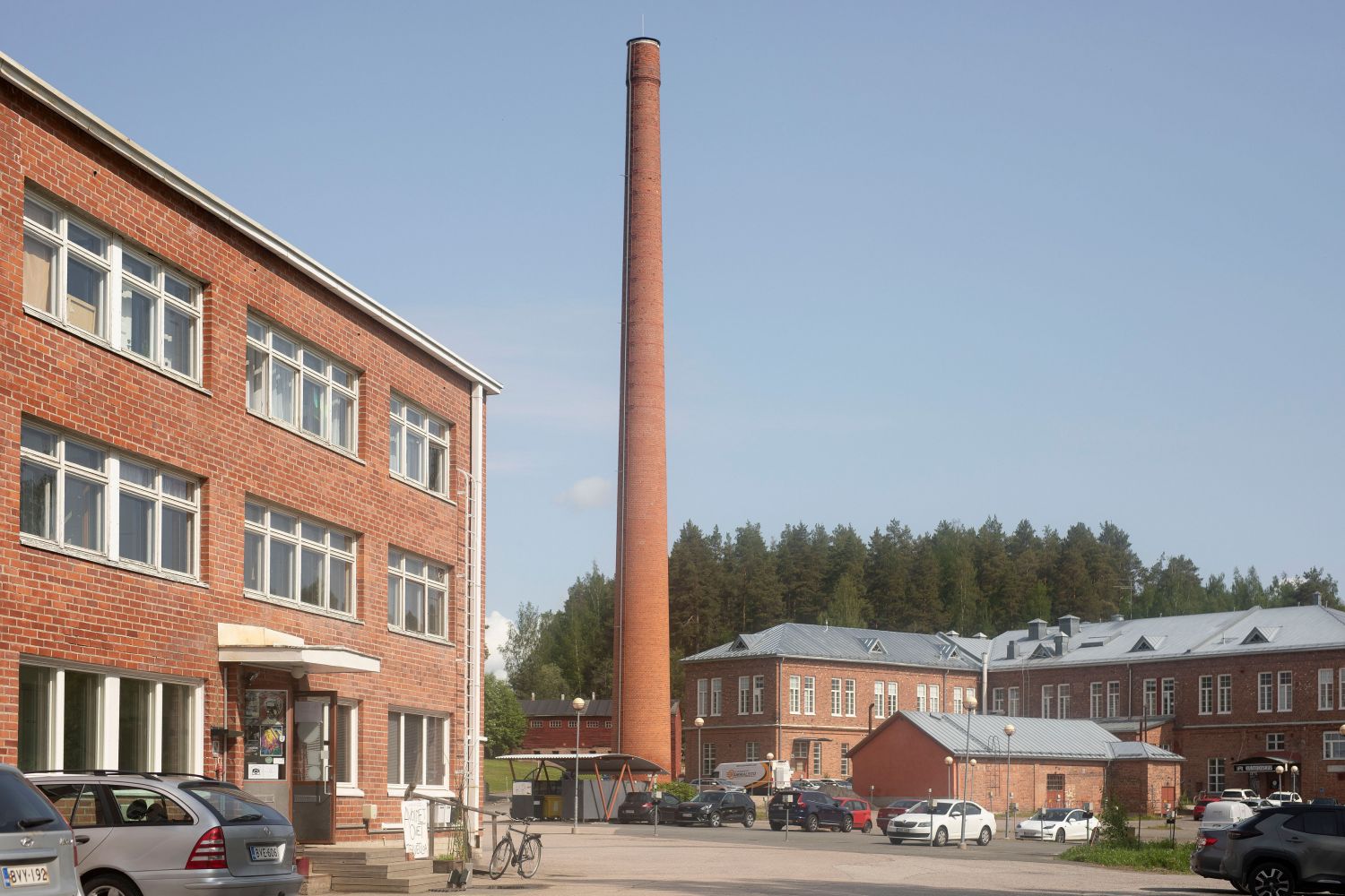 Vuokrataan monenlaiseen toimintaan soveltuvaa toimitilaa Vaajakoskelta