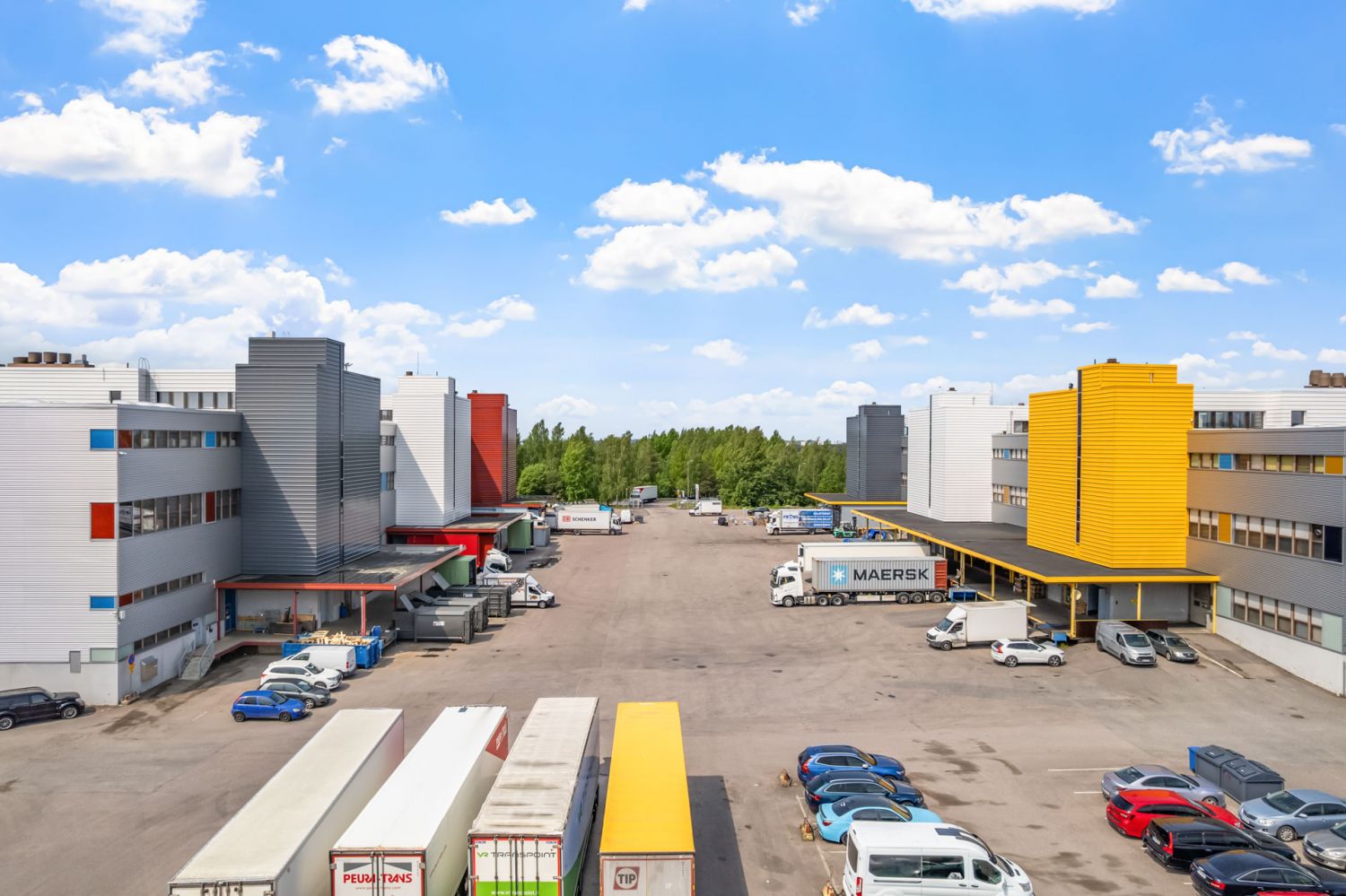 Vuokrataan kiinteist&ouml;n B-rakennuksen nelj&auml;nness&auml; kerroksessa sijaitseva varastotila.&nbsp;Vanh...