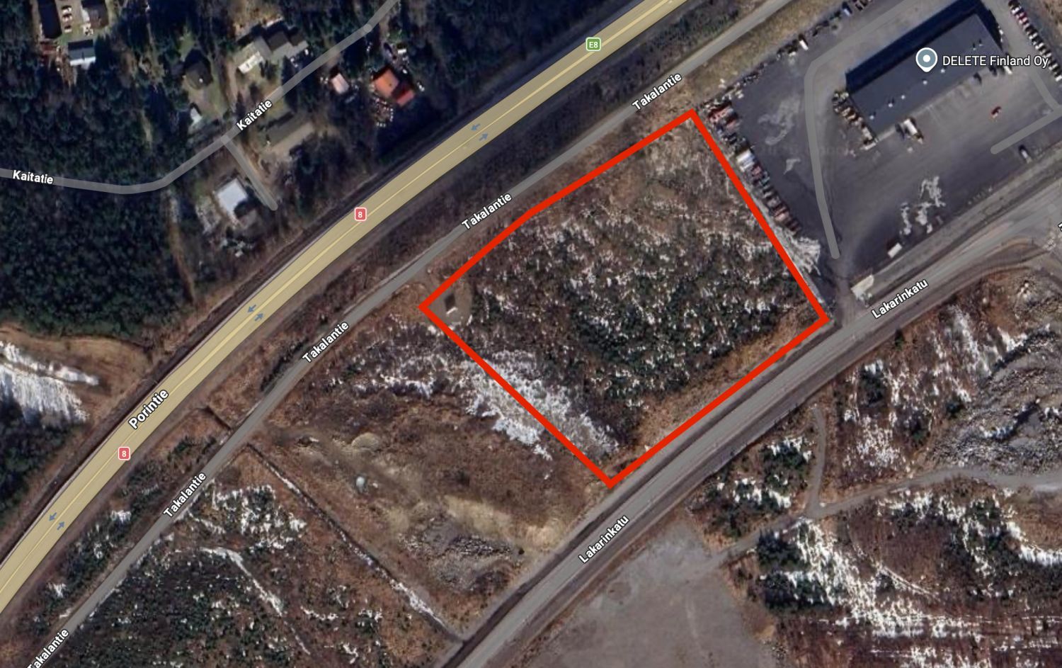 Ilmakuva tontin sijainnista Rauman Lakarin teollisuusalueella. Tontti sijaitsee osoitteessa Lakarinkatu 30 lähellä valtatie 8:aa.
