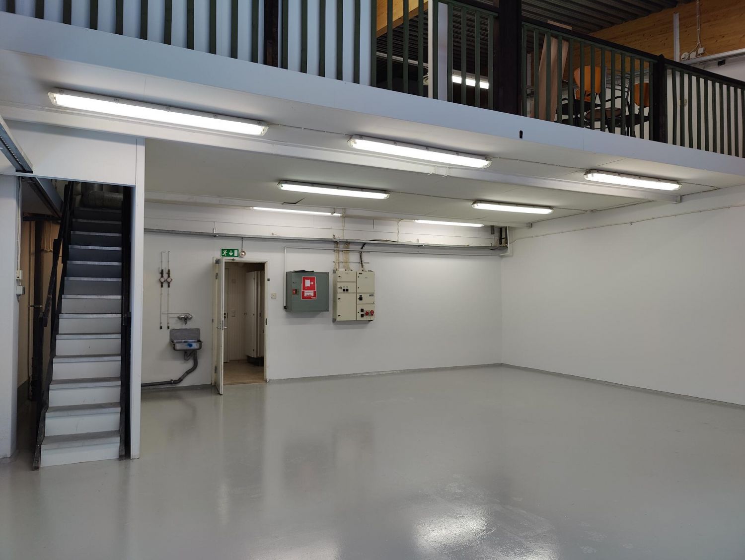 Tästä Kelloniemen kohteesta liikennöit nopeasti minne vain, ajoaika moottoritien liittymille on vain noin 5 minuuttia (2...