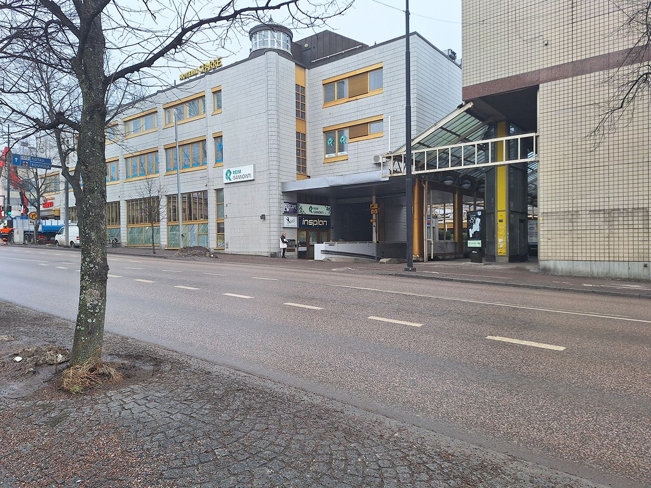 Keskeisellä sijainnilla Porvoon keskustassa toisen kerroksen toimistotila! Vuokra: 11,90 €/m²/kk + alv