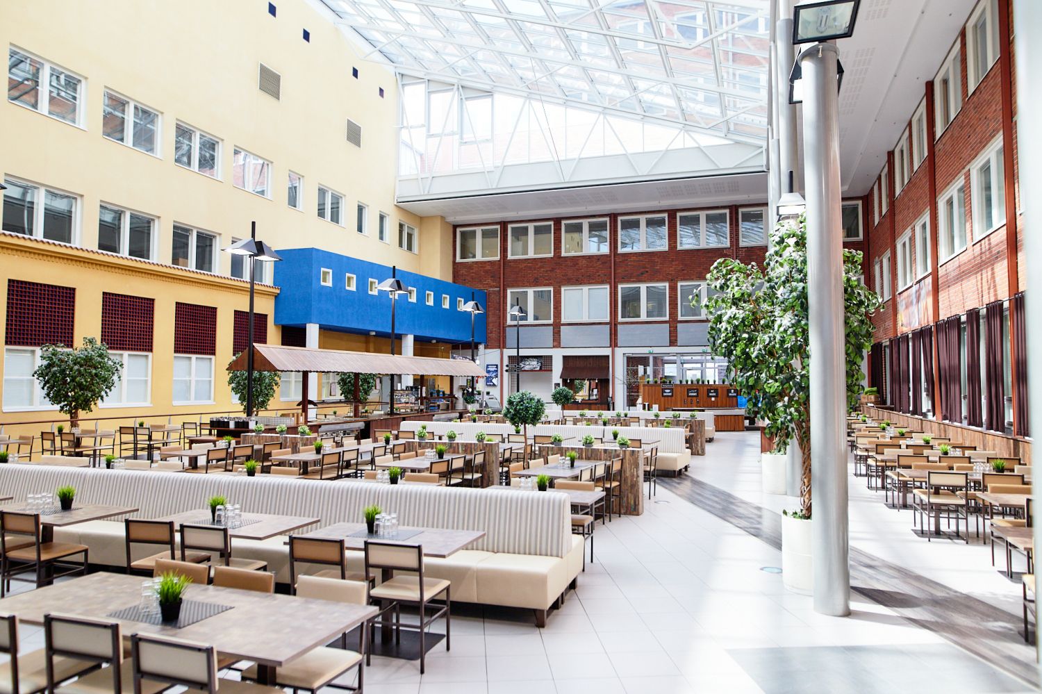 Valimo Centerissä toimii Ravintola Factory Pitäjänmäki.