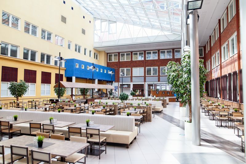 Valimo Centerissä toimii Ravintola Factory Pitäjänmäki.