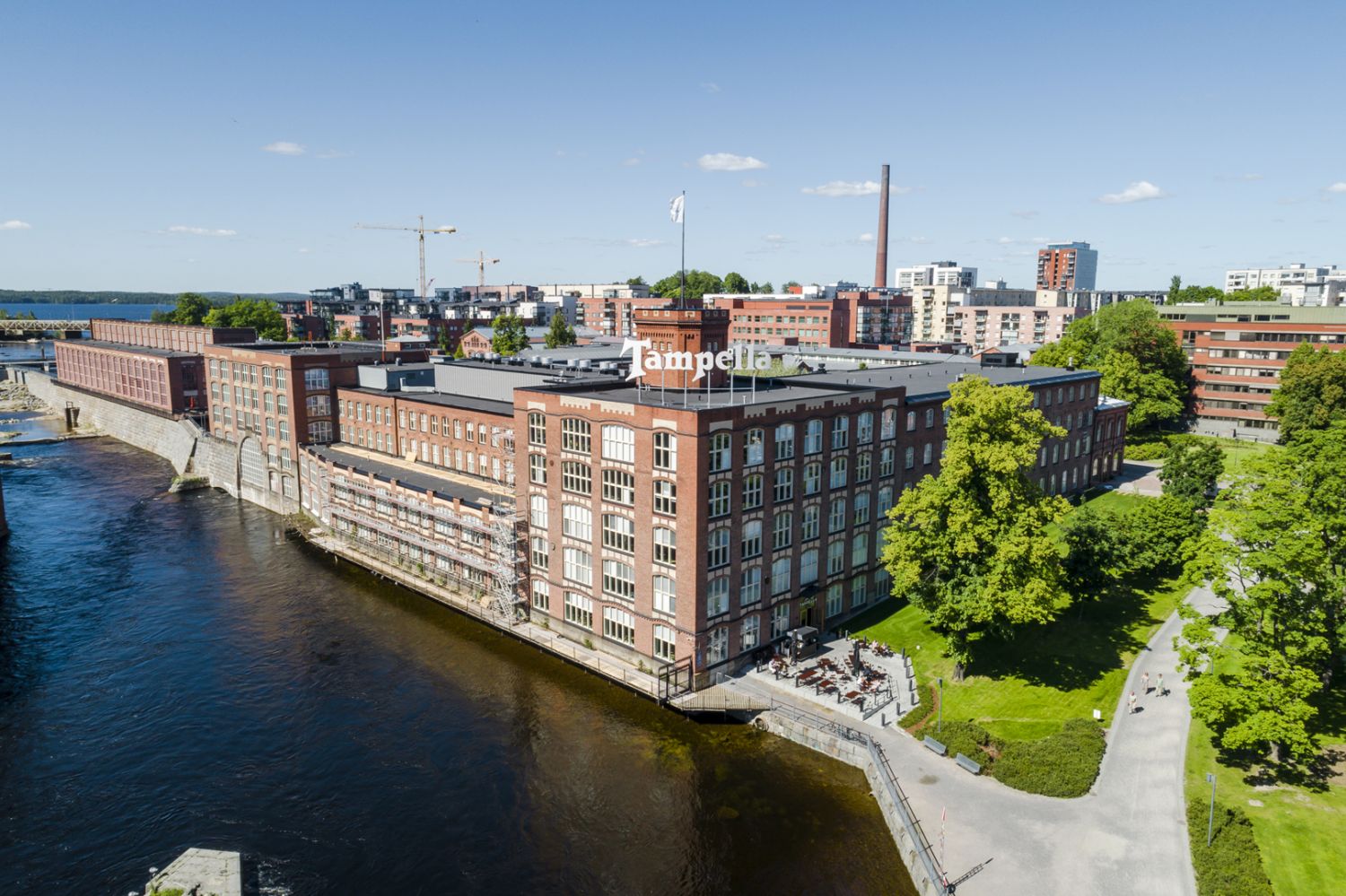 Vuokrattavana 1. kerroksen 632 m2 toimistotila. Tila vapautuu 1.2.2027. Soveltuu myös terveydenhuoltoalan toimijalle. Ti...