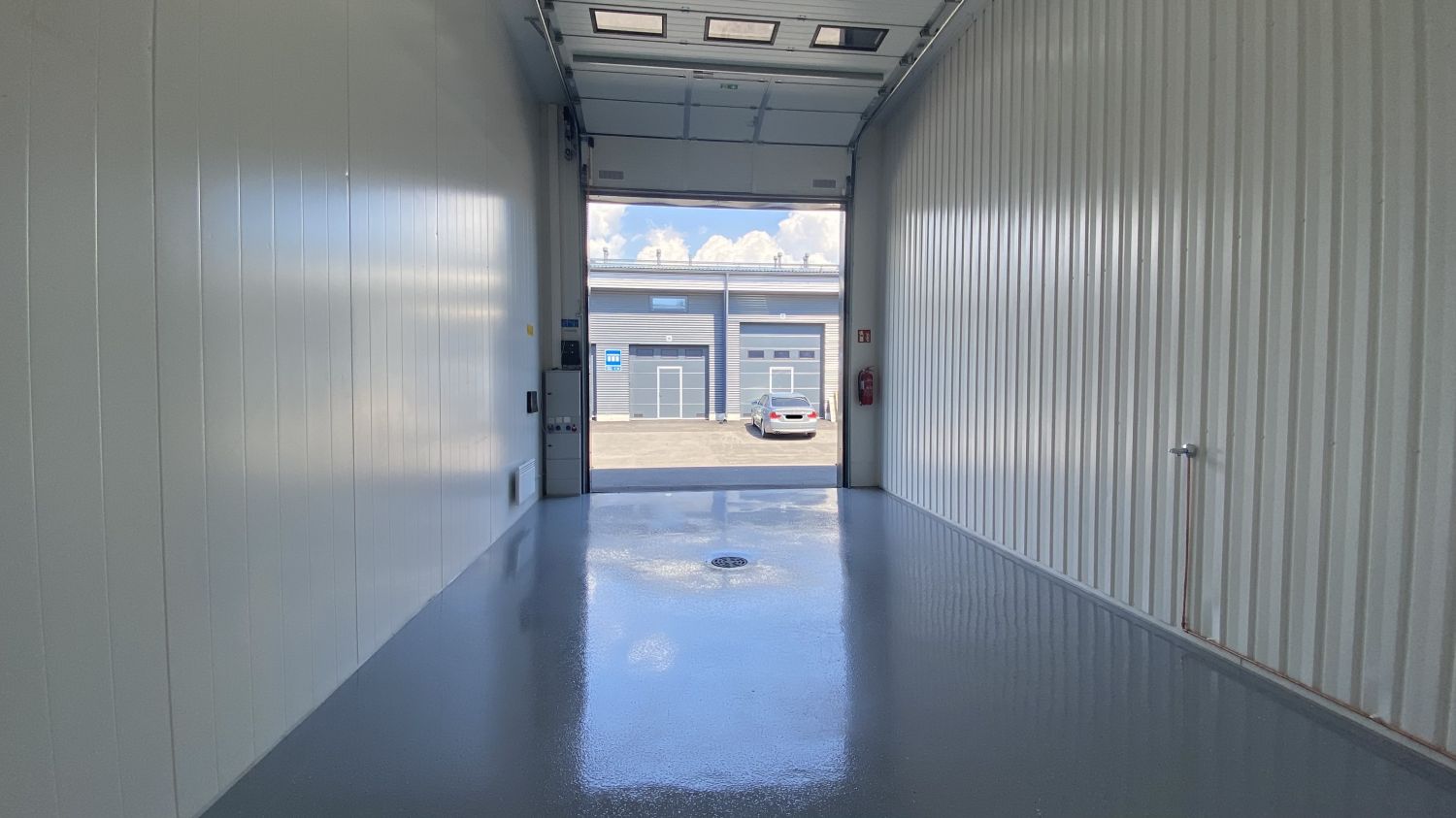 Tikkurilan Talliosakkeelta monikäyttöinen varasto, autotalli, harraste-, toimitila 101. Tilassa jo valmiina wc.