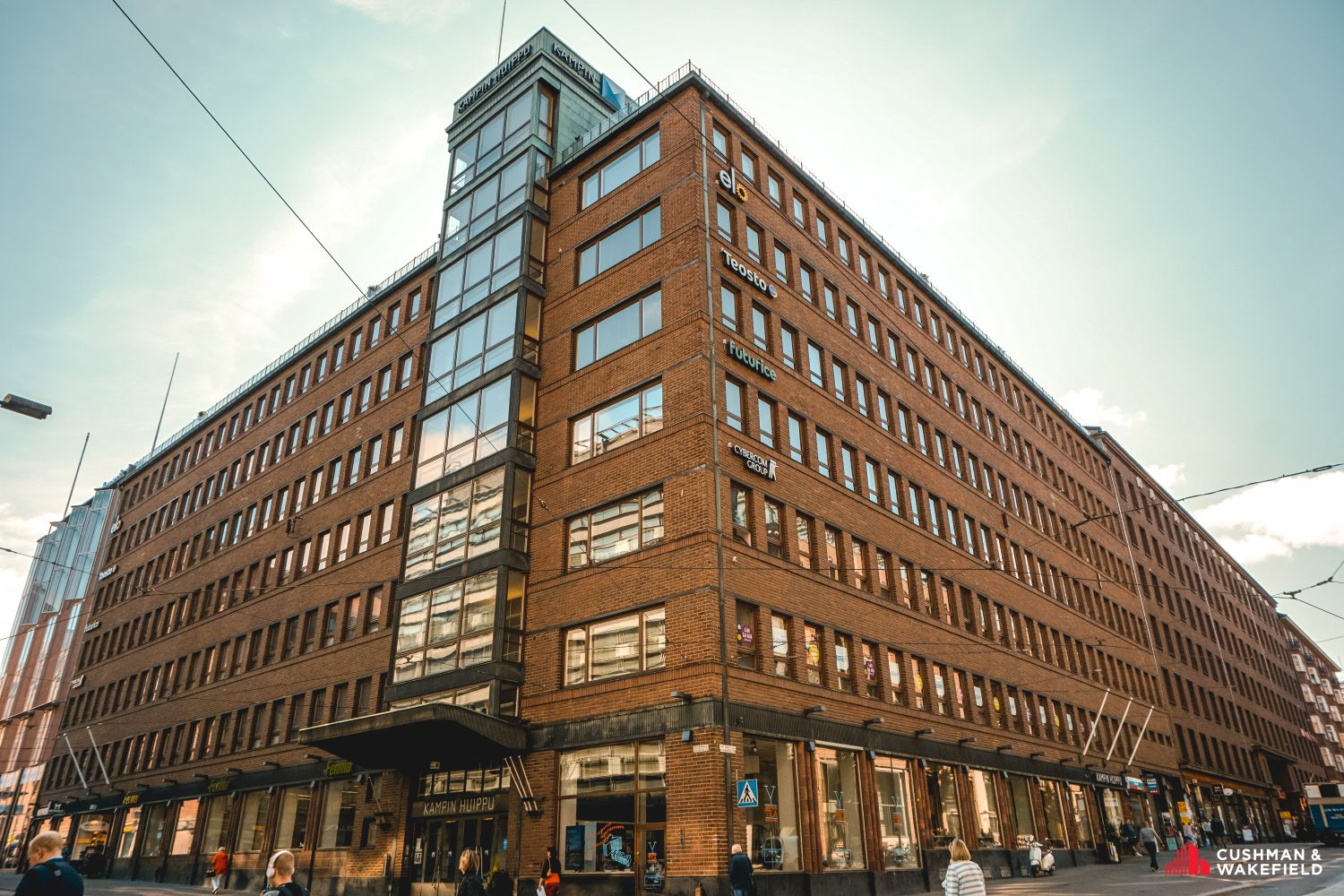 Vuokrattavana valoisa neljännen kerroksen toimisto, jossa avotyöalue sekä kaksi neuvottelutilaa. Tilaan rakennetaan uusi...