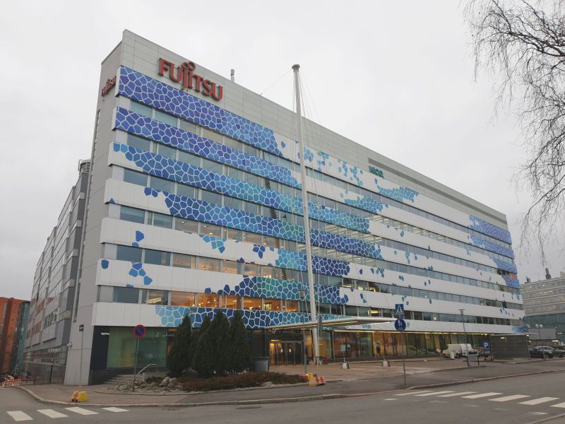 Nykyaikainen monitilatoimisto, joka on jaettavissa neljään osaan kokoluokissa: 336-2000 m2. Tilassa iso lounge, runsaast...