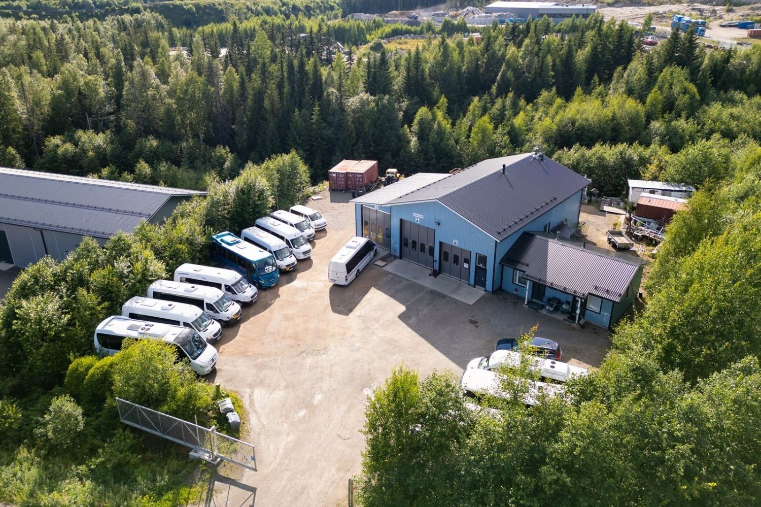 Halli Leppävedellä 342,5m²