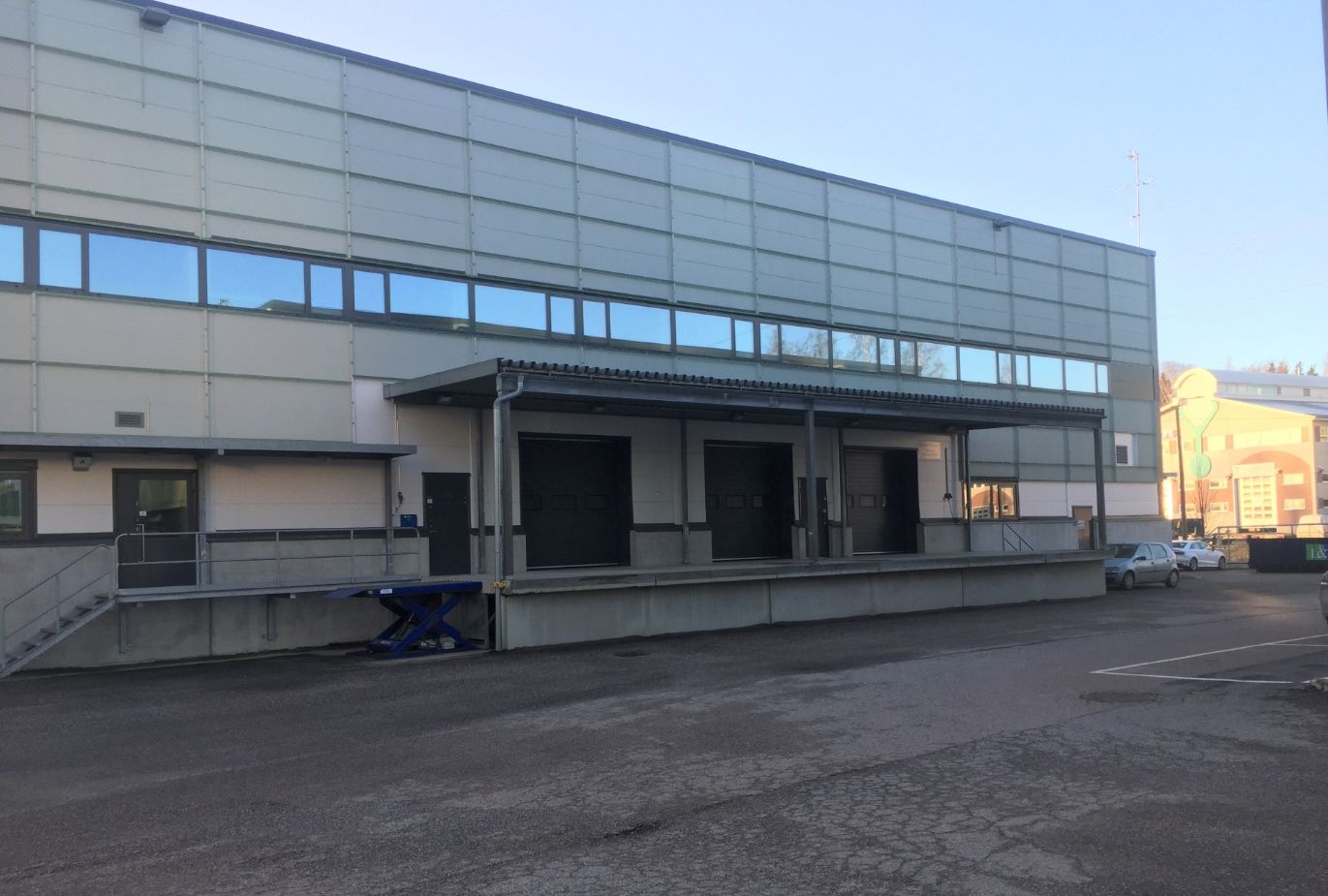 Vuokrattavana nykyaikaista, monikäyttöistä toimisto-/varastotilaa.