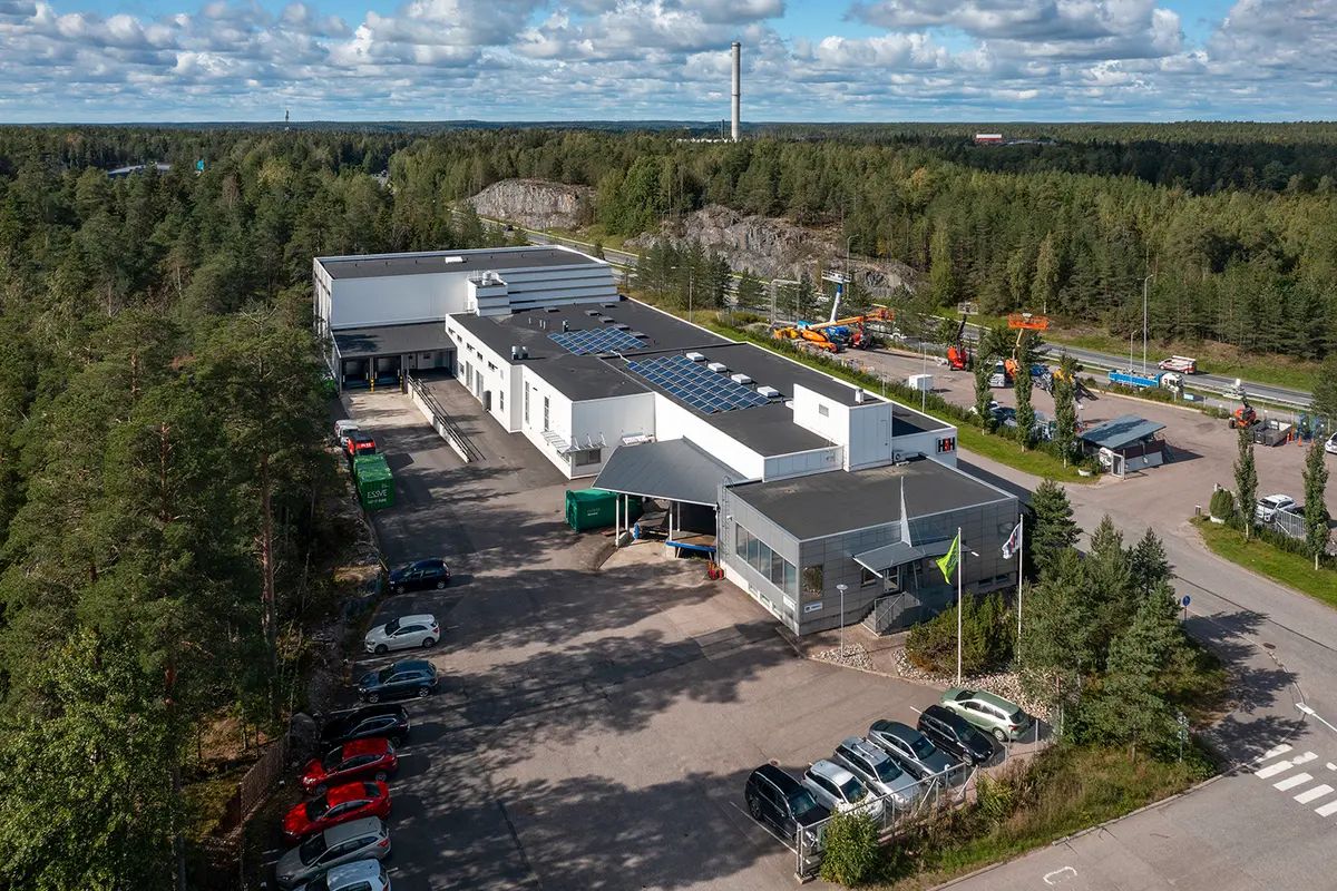 Vuokrataan Espoon Mikkelästä varasto-/toimistotila kokonaisuus 2712 m2