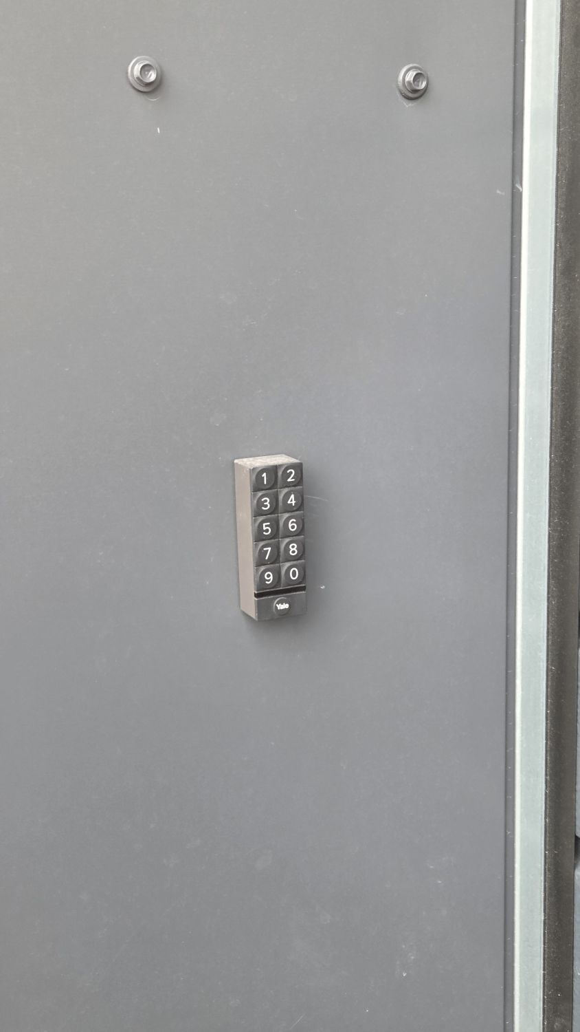 Yalen sähkölukko koodinäppäimistöllä