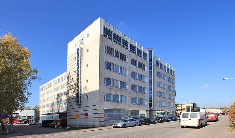 Koko kerroksen tila, josta voidaan lohkaista myös pienimpi tila. Osa tilasta sopii myös tuotanto-. ja/tai varastotilaksi...