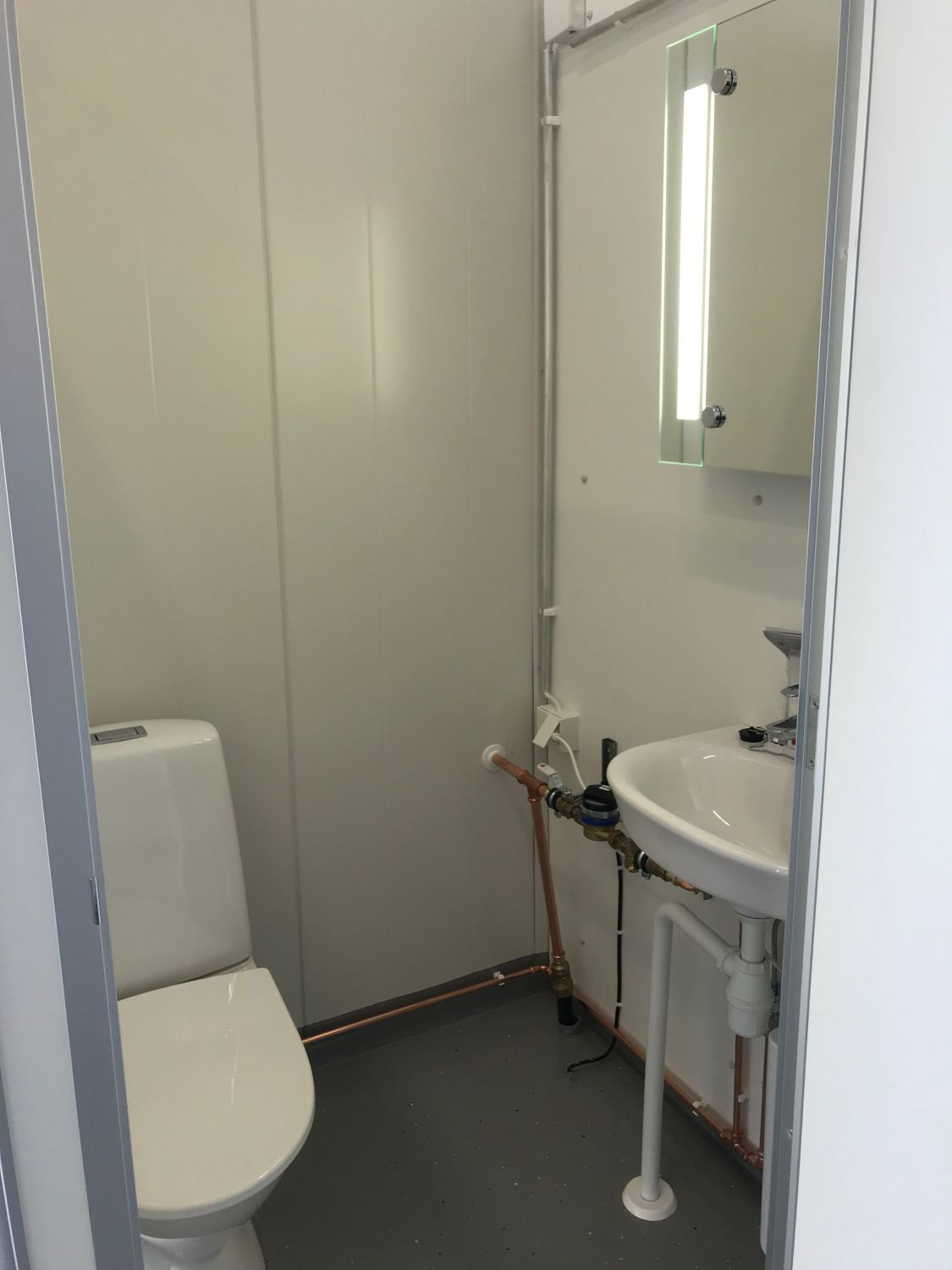 Viitteellinen wc -kuva