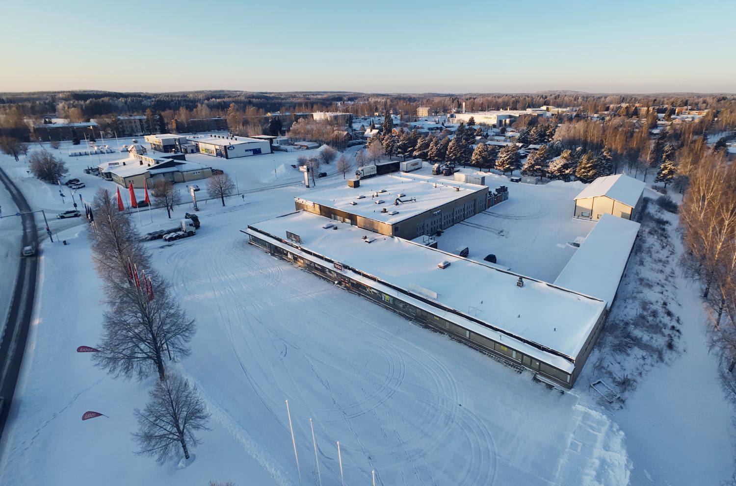 Monipuolinen liiketila sydämessä Iisalmea - myymälä, toimisto ja varasto saman katon alla

Tiirankatu 2:ssa Iisalmessa s...