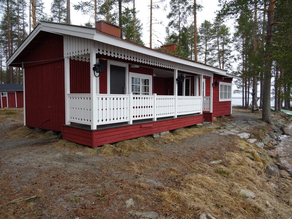 [vc_row][vc_column][vc_column_text]Sukevalla Raudanveden rannalla sijaitseva rantamökki joka on rakennettu 1930-luvulla ...