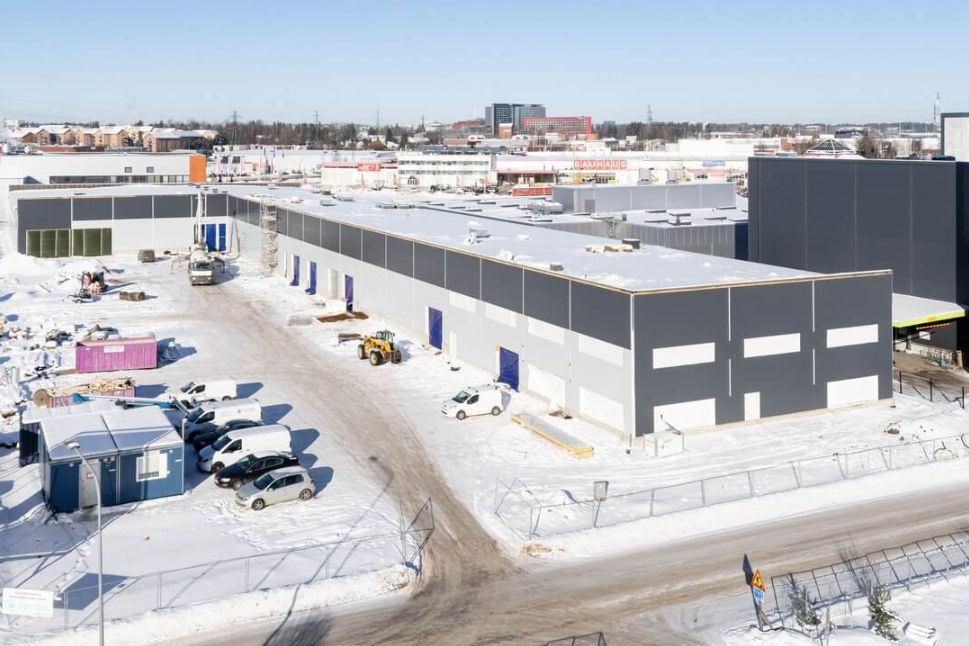 Sähkötie 10 - Liiketila 2016 m²