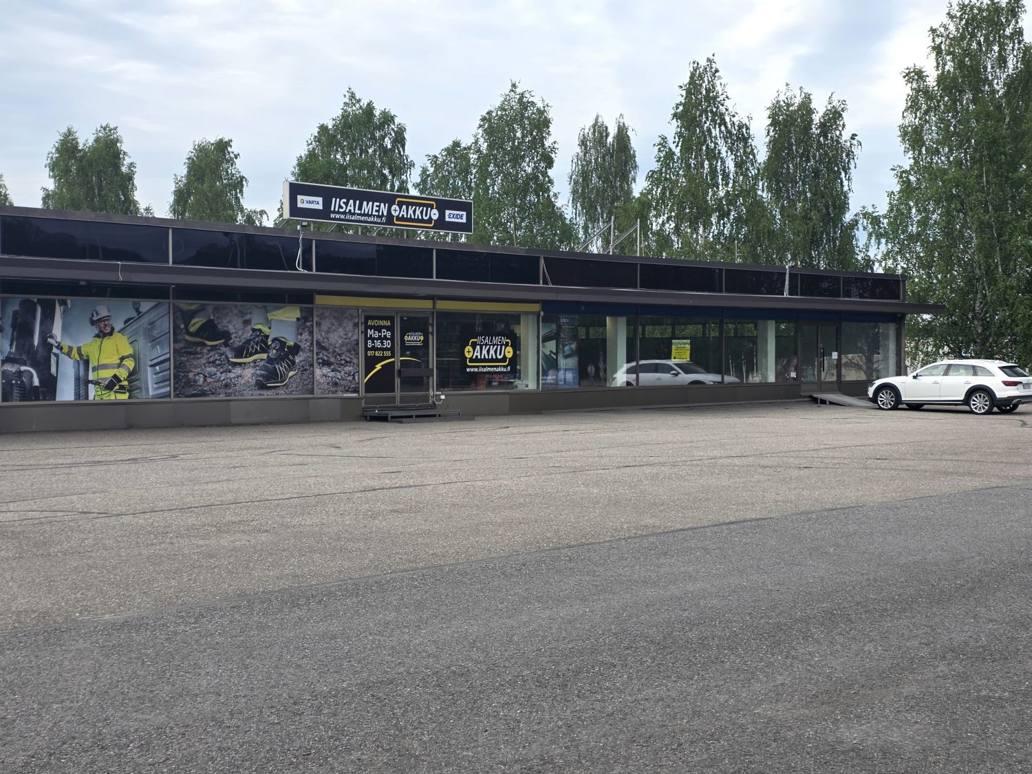 Katutason liiketila 280 m² sydämessä Iisalmea – täydelliset puitteet liiketoiminnallesi

Tiirankatu 2:ssa Iisalmessa sij...