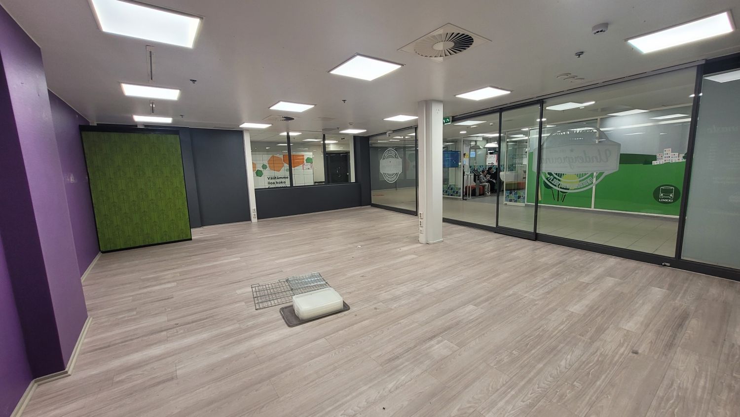 Haluatko sijoittaa yrityksesi Jyväskylän ydinkeskustaan?

Vuokrattavana laadukas liiketila, n. 76 m2 Jyväskylän ydinkesk...