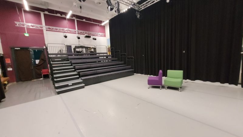 Korkeaa tilaa, korkeus n. 5m