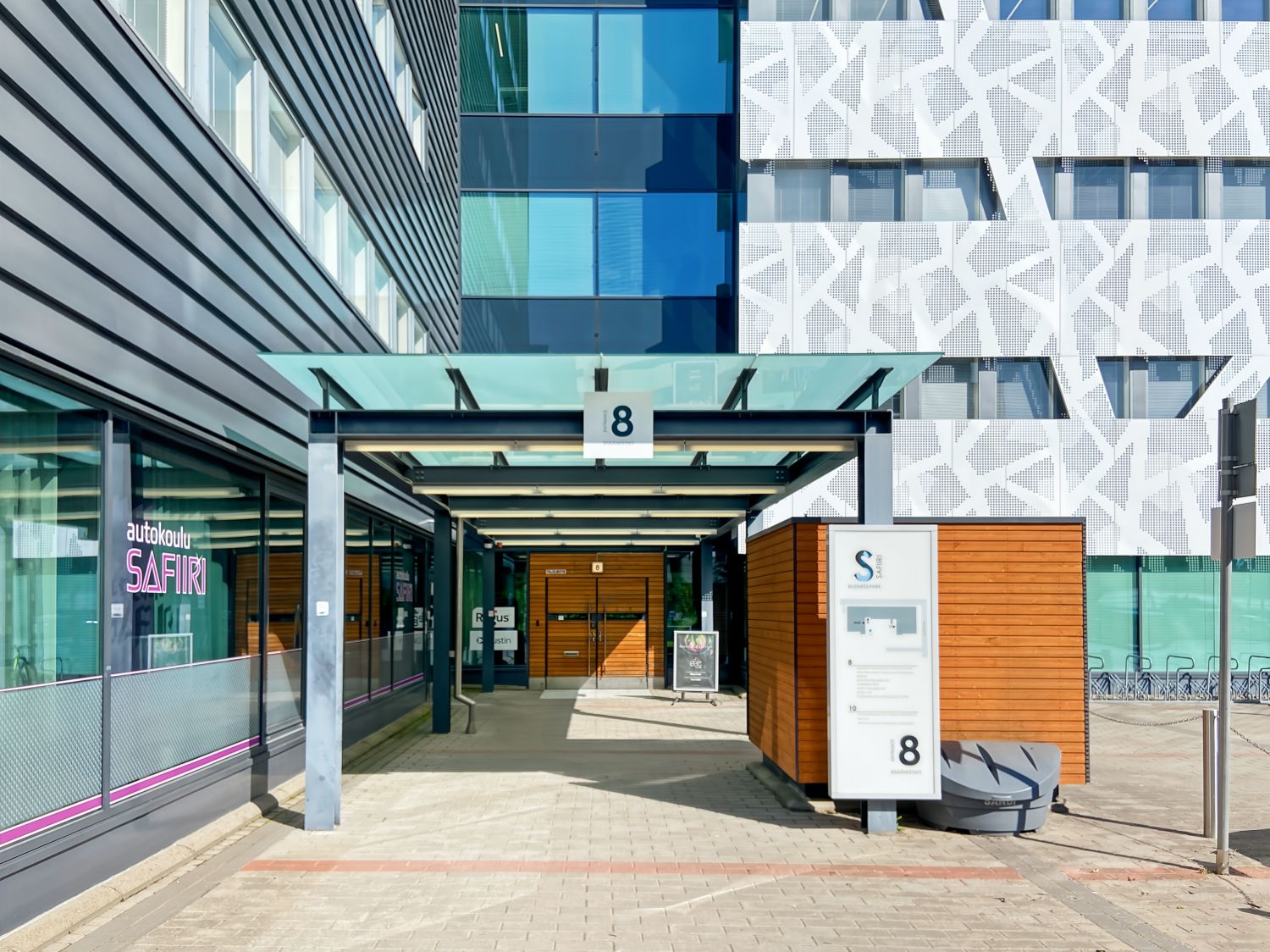 Aloita ty&ouml;t heti k&auml;ytt&ouml;valmiissa toimistossa kahdelle.Kasvata liiketoimintaasi Espoon ikonises...