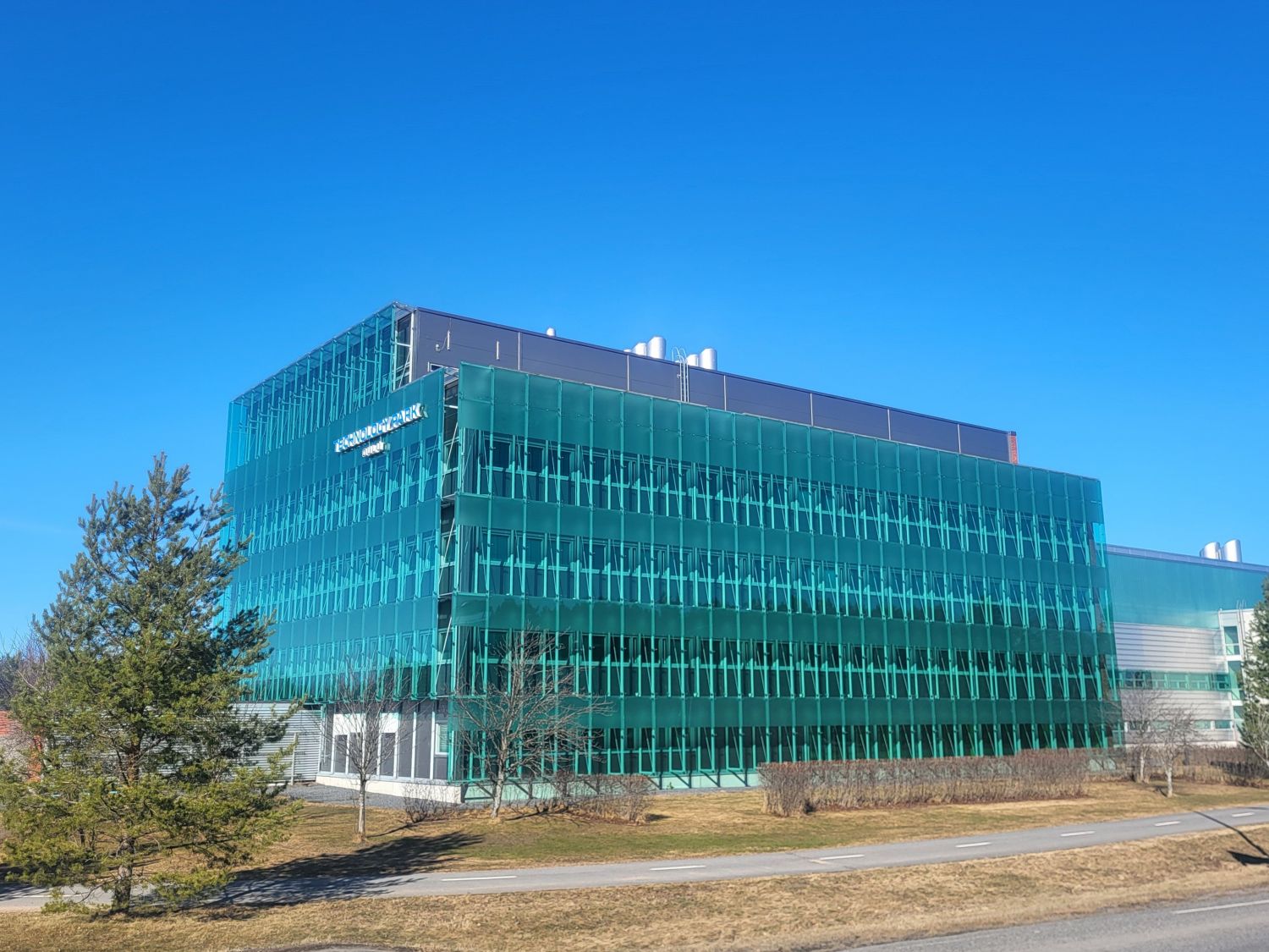 Vuokrataan aivan Oulun lentokentän kupeesta 2 hyvä tasoista toimistohuoneistoa!
Technology Park Oulu on tyylikäs, modern...