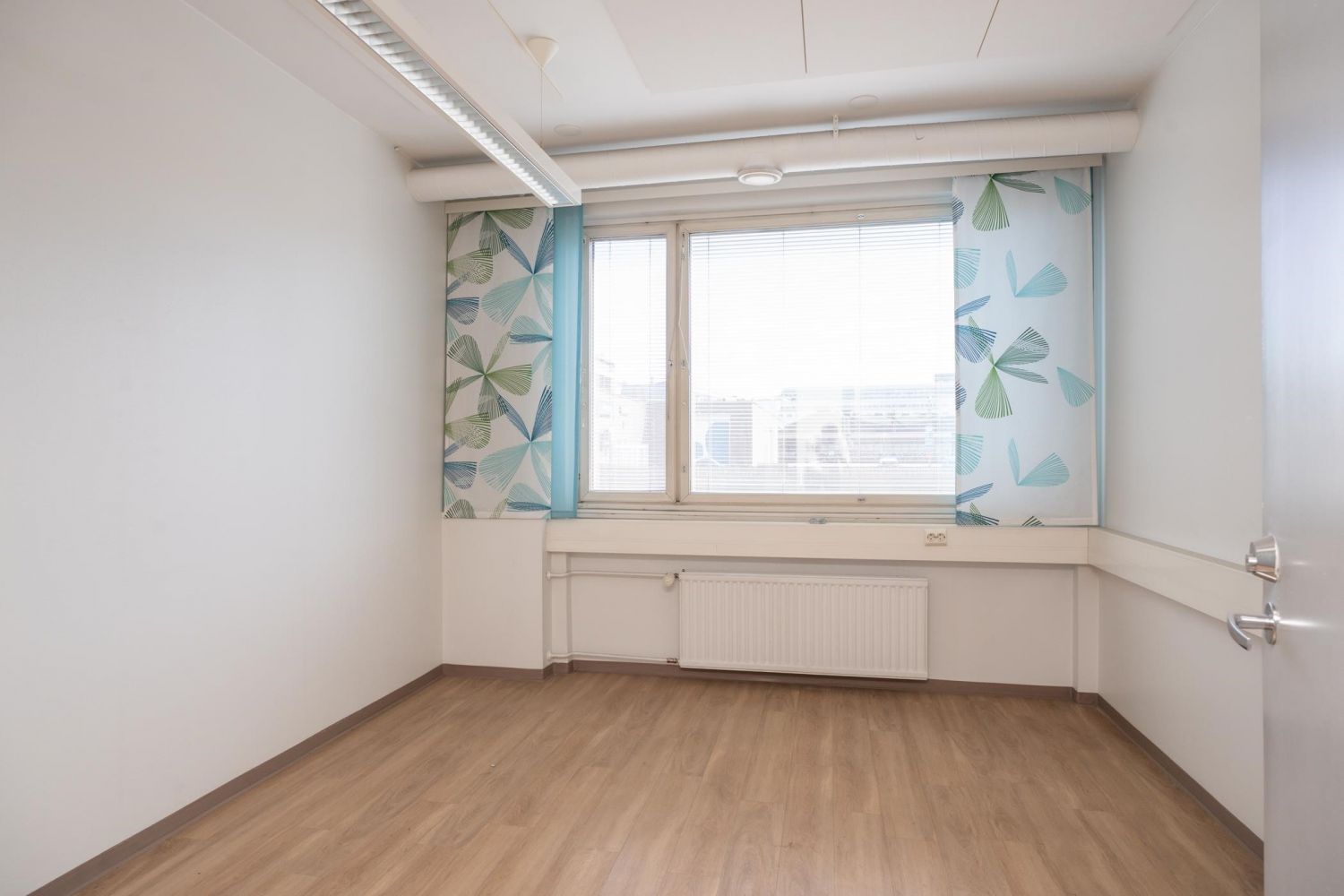 Vuokrataan Tampereen ydinkeskustasta siistä toimistotilaa n. 225m2.

Etäisyys rautatieasemalle sekä Hämeenkadulle n.100 ...
