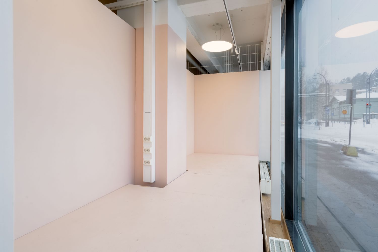 Kuvat liiketilasta 123m2