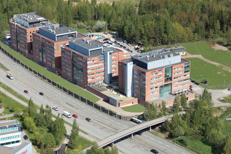 Vuokrattavana 5. kerroksen valoisaa, avaraa avotoimistotilaa.