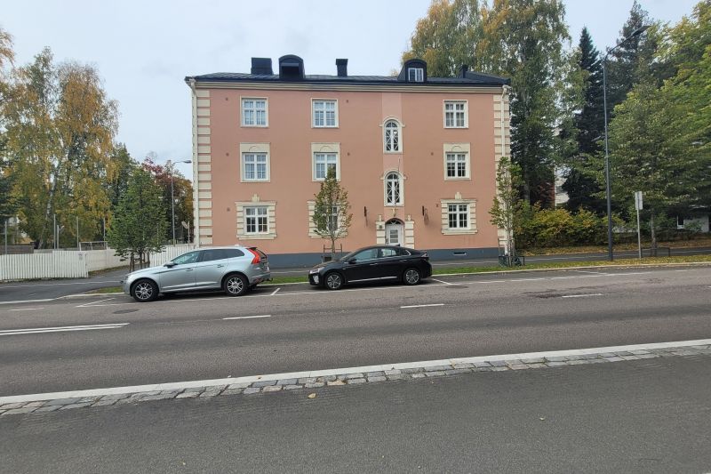 Vuokrattavana modernia ja siistiä toimistotilaa Puistokadun ensimmäisestä kerrostalosta, joka valmistui vuonna 1926. Täm...