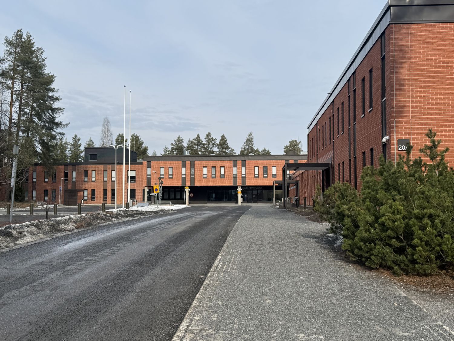 Kyllön terveysasemalla on nyt tarjolla laadukkaat kahvila- ja lounasravintotilat. Rakennus sijaitsee näkyvällä paikalla ...