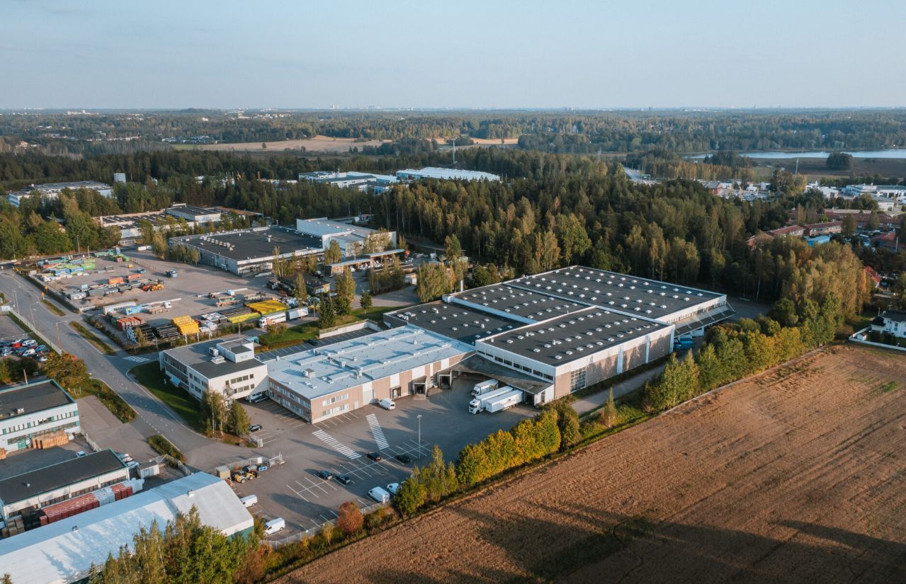 Vuokrattavana monipuolinen varasto- ja toimistokokonaisuus erinomaisella sijainnilla suoraan Kehä III:n varrella Espooss...