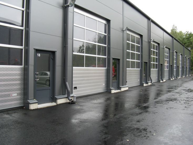 Monitoimikiinteistö Vantaan Vaaralassa