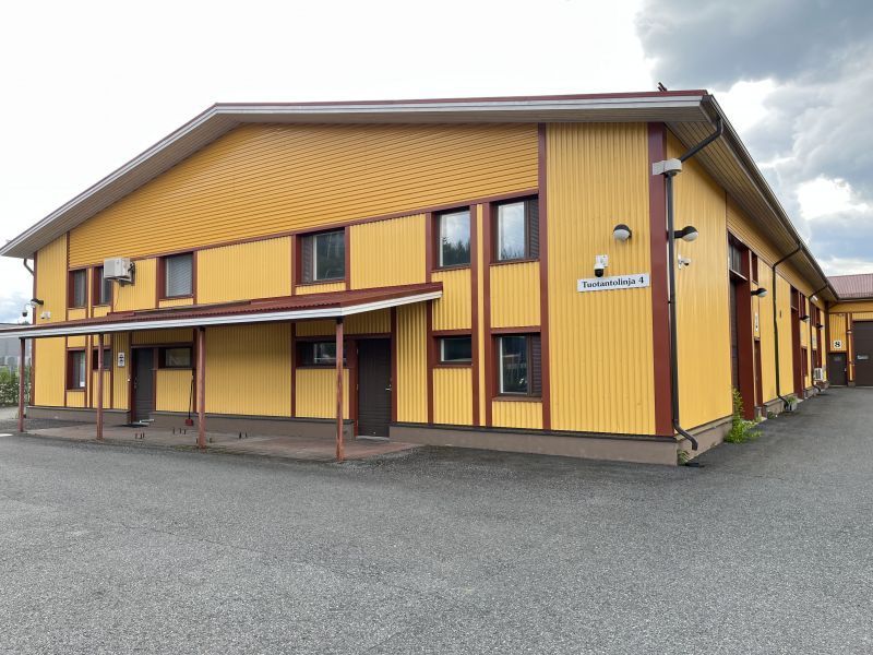 Nyt vapautumassa monikäyttöinen hallilohko Lentolan teollisuusalueelta Kangasalta! Halliosan lisäksi kokonaisuuteen sisä...