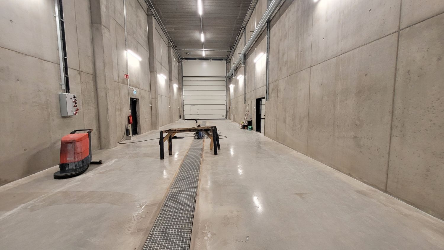 Pesu-, maalaamo-, hiekkapuhallus hallitila