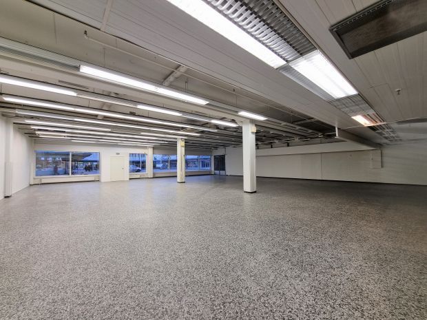Nyt vuokrattavissa katutason iso liiketila Hakunilan Ostarilta. Tila soveltuu mainiosti monentyyppiseen liiketoimintaan ...