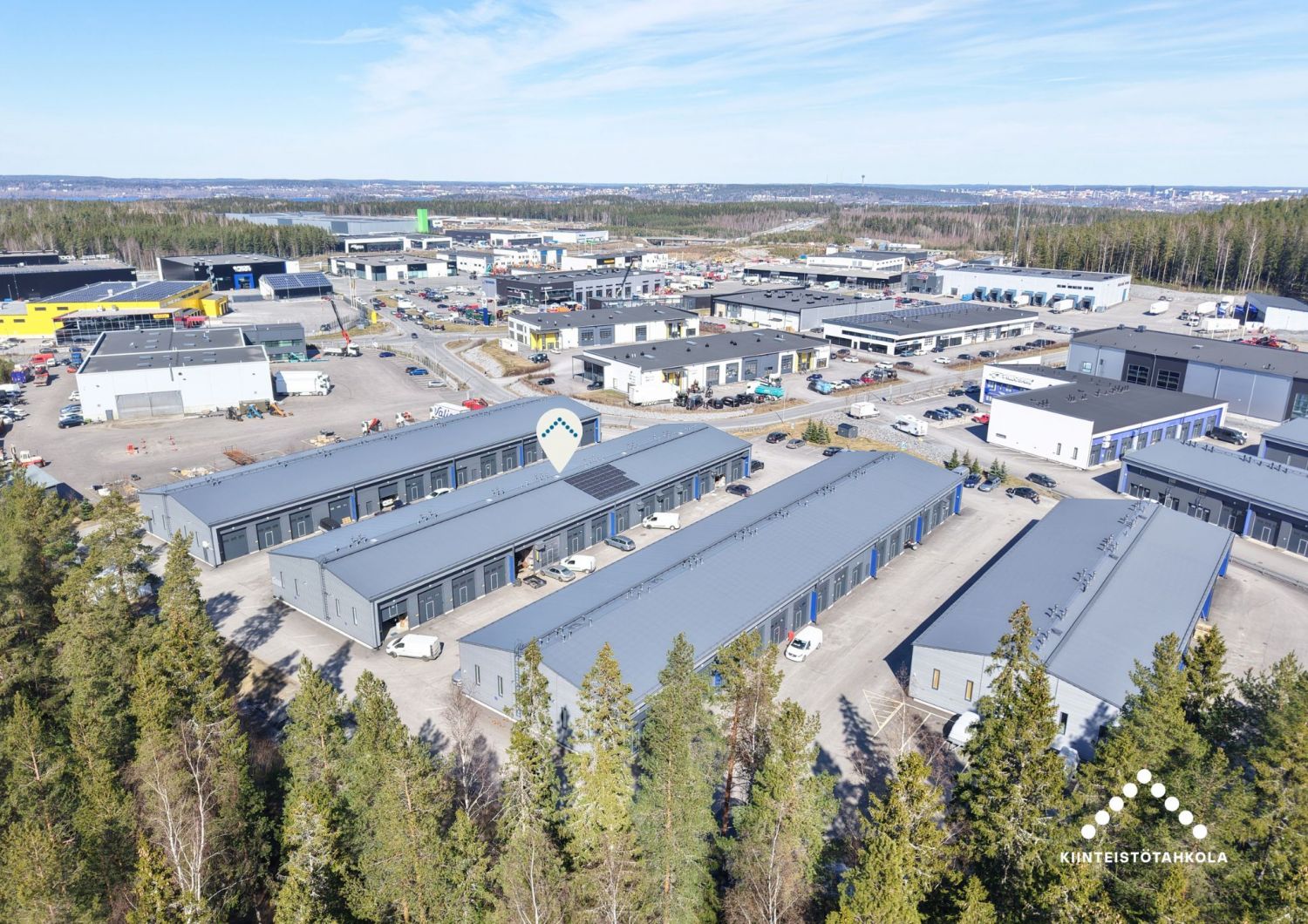 Myydään monikäyttöinen talliosake loistavalta sijainnilta Pirkkalasta. Kohde on juuri nyt vuokrattu hintaan 468€/kk.

Ti...