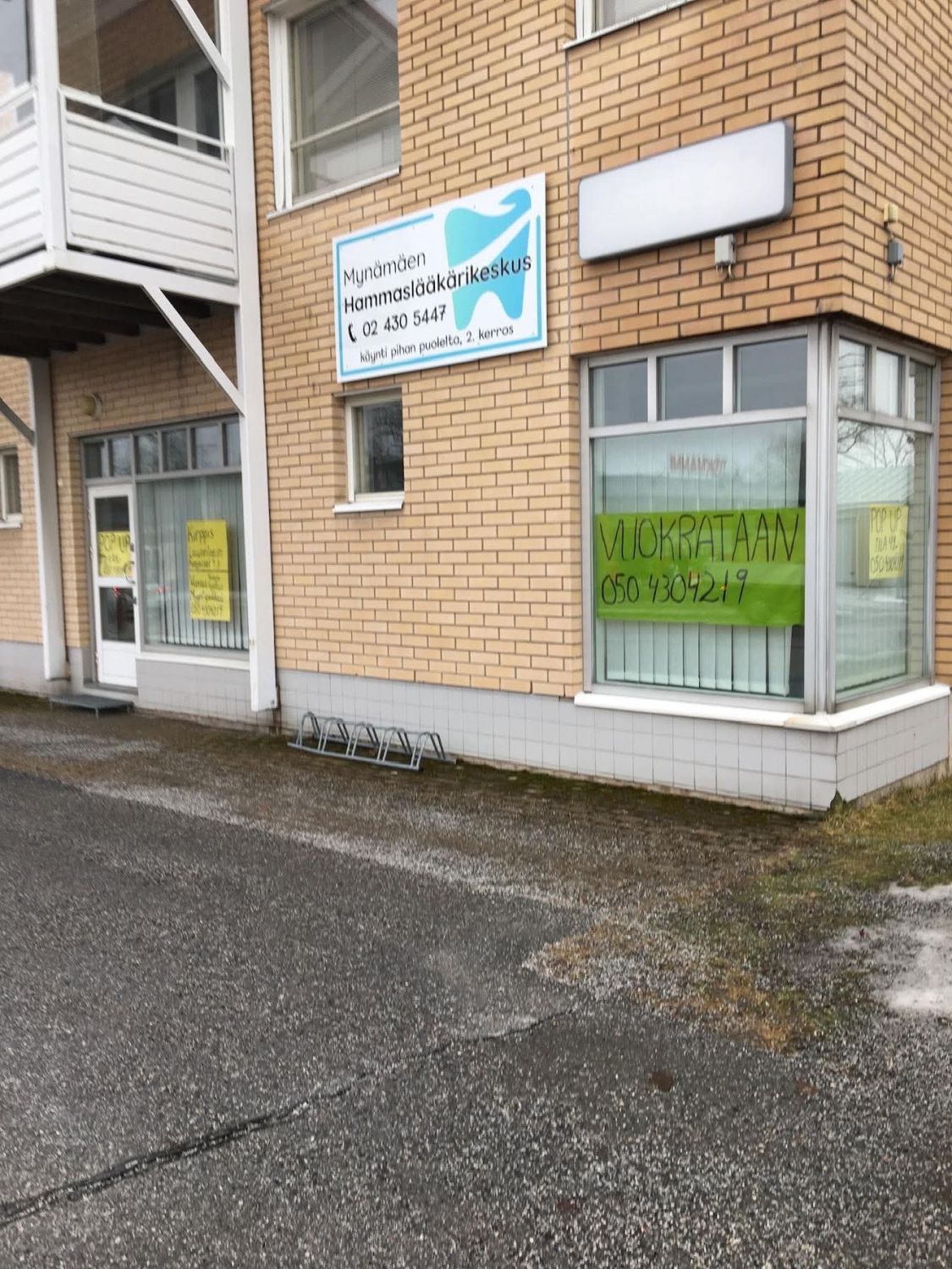 Keskeisellä sijainnilla aivan Mynämäen valtakadun varrella. Valoisa liiketila isoilla näyteikkunoilla. Siistit vaaleat p...