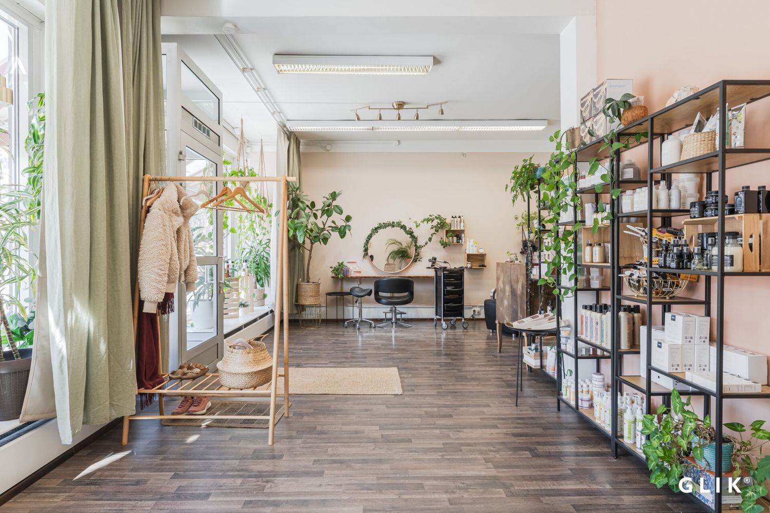 Liiketilaa Tampereen ytimestä Rautatienkadulta.

68m2 katutason liikehuoneisto. Tilan vuokra on kilpailukykyinen huomioi...