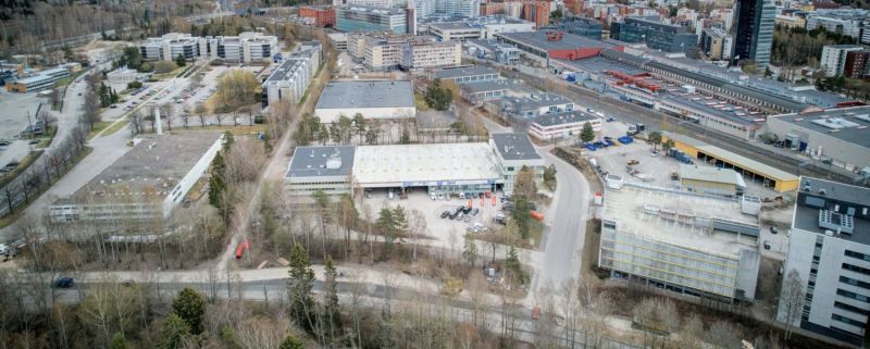 Varastotila loistosijainnilla Pitäjänmäen teollisuusalueella.