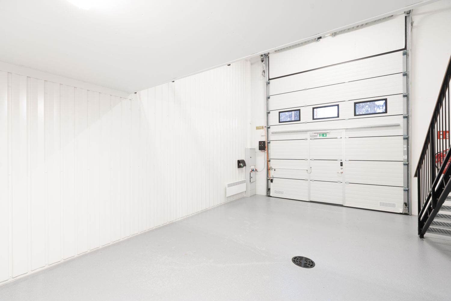 Vantaankosken Talliosakkeelta monikäyttöinen varasto, autotalli, harraste-, toimitila 15. Tilassa jo valmiina parvi sekä...