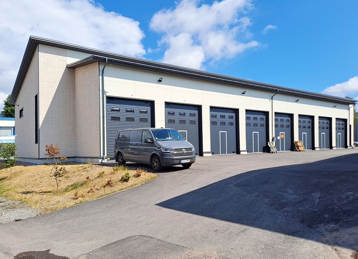 Hyväkuntoinen hallitila vuokrattavana Tapanilassa!