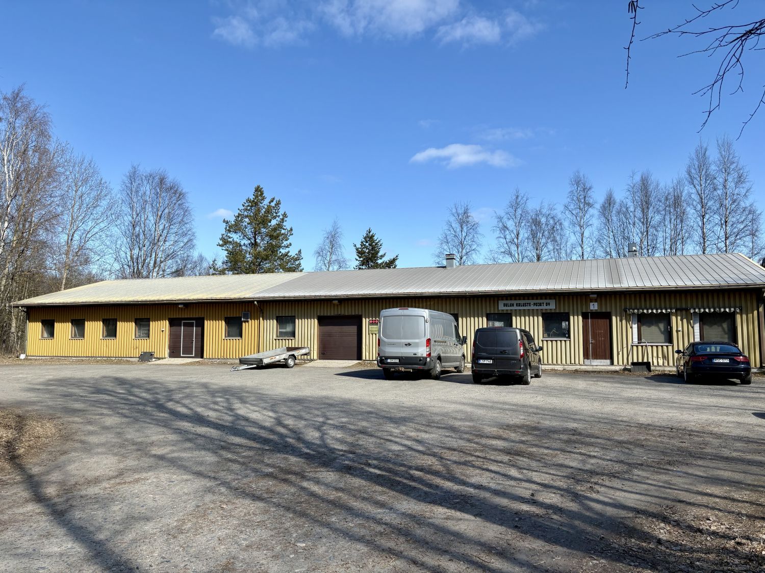 Takalaanilassa monien mahdollisuuksien kokonaisuus erinomaisella sijainnilla. Tilat koostuvat pääosin tuotantotiloista, ...