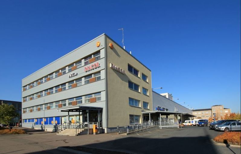 Vuokrataan perussaneeratusta kiinteistöstä 1. kerroksen varasto/logistiikka/tuotantotilaa. 