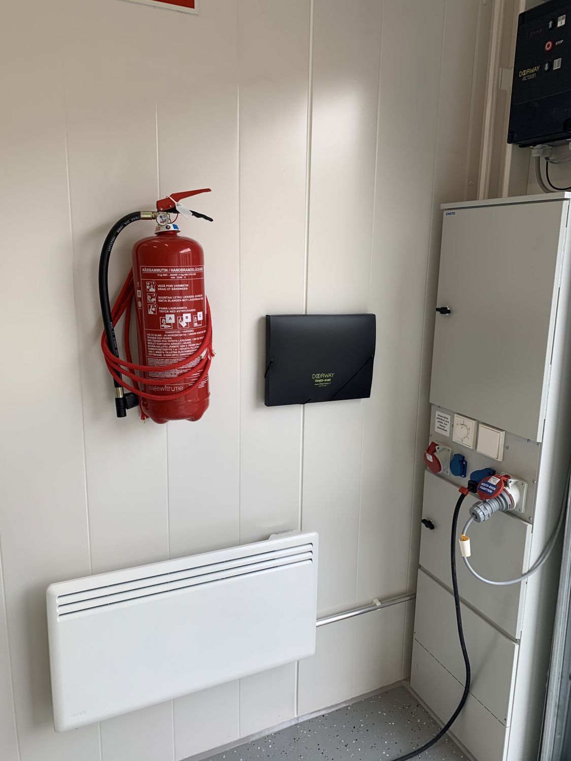 Sähkökeskus, voimavirta, nosto-oven sähkömekanismi