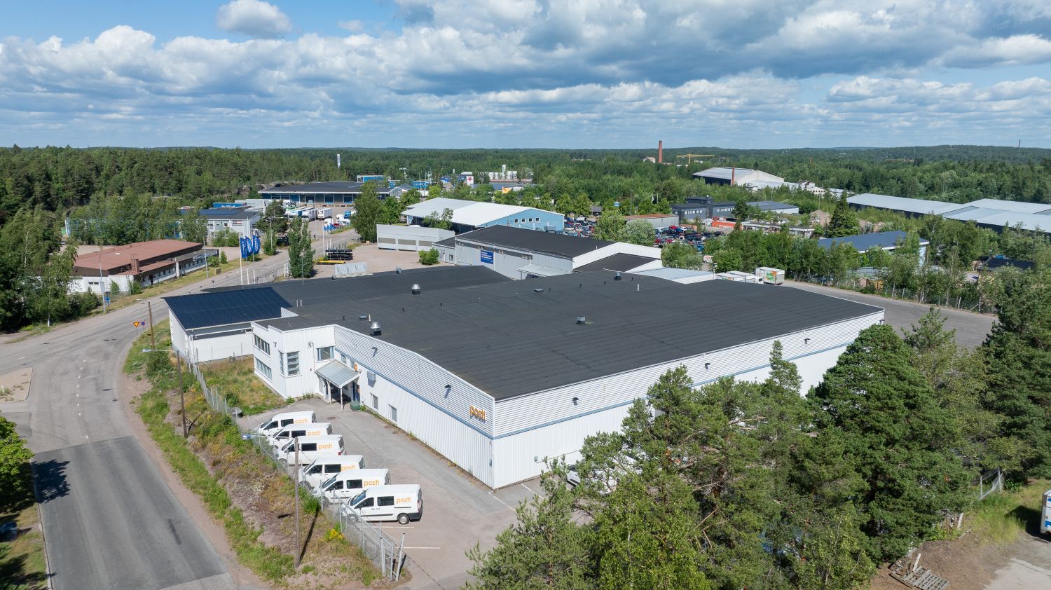 Myydään Kotkassa Jylpyn teollisuusalueelta sijaitseva varasto-/teollisuuskiinteistö