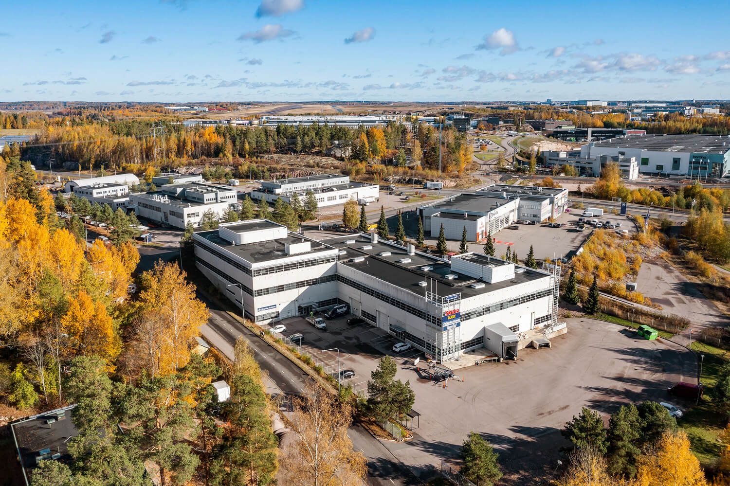 Siisti ja muuttovalmis 394 m² varastotila Vantaan Tuupakassa.