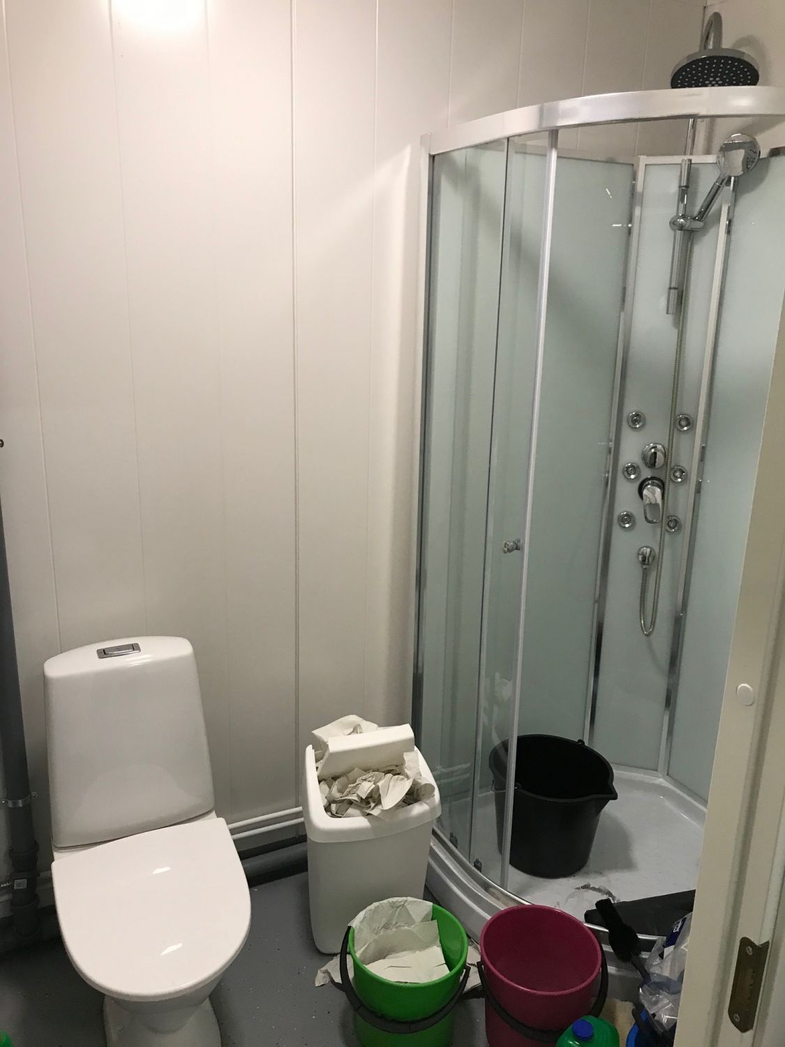 Wc + suihkukaappi